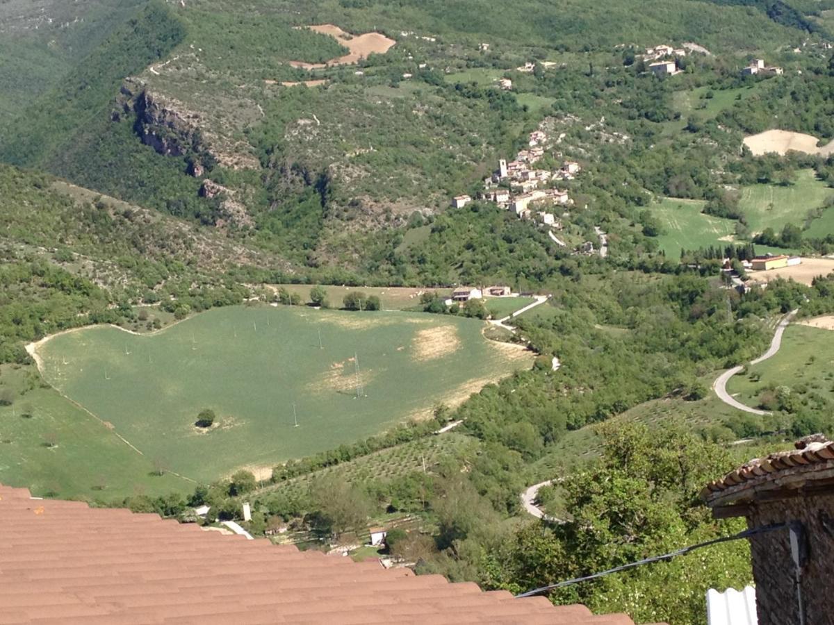 La Collina Dei Ciliegi Villa Camerino Luaran gambar